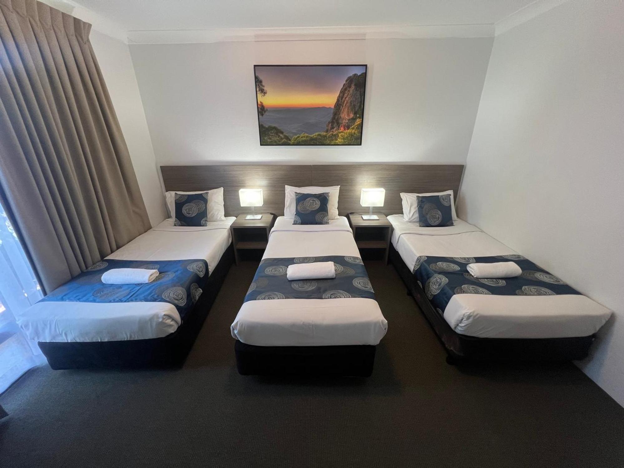 Adelong Motel Нарабри Екстериор снимка