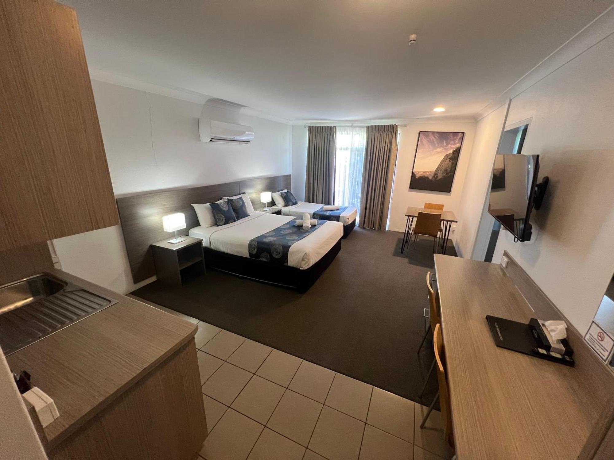 Adelong Motel Нарабри Екстериор снимка