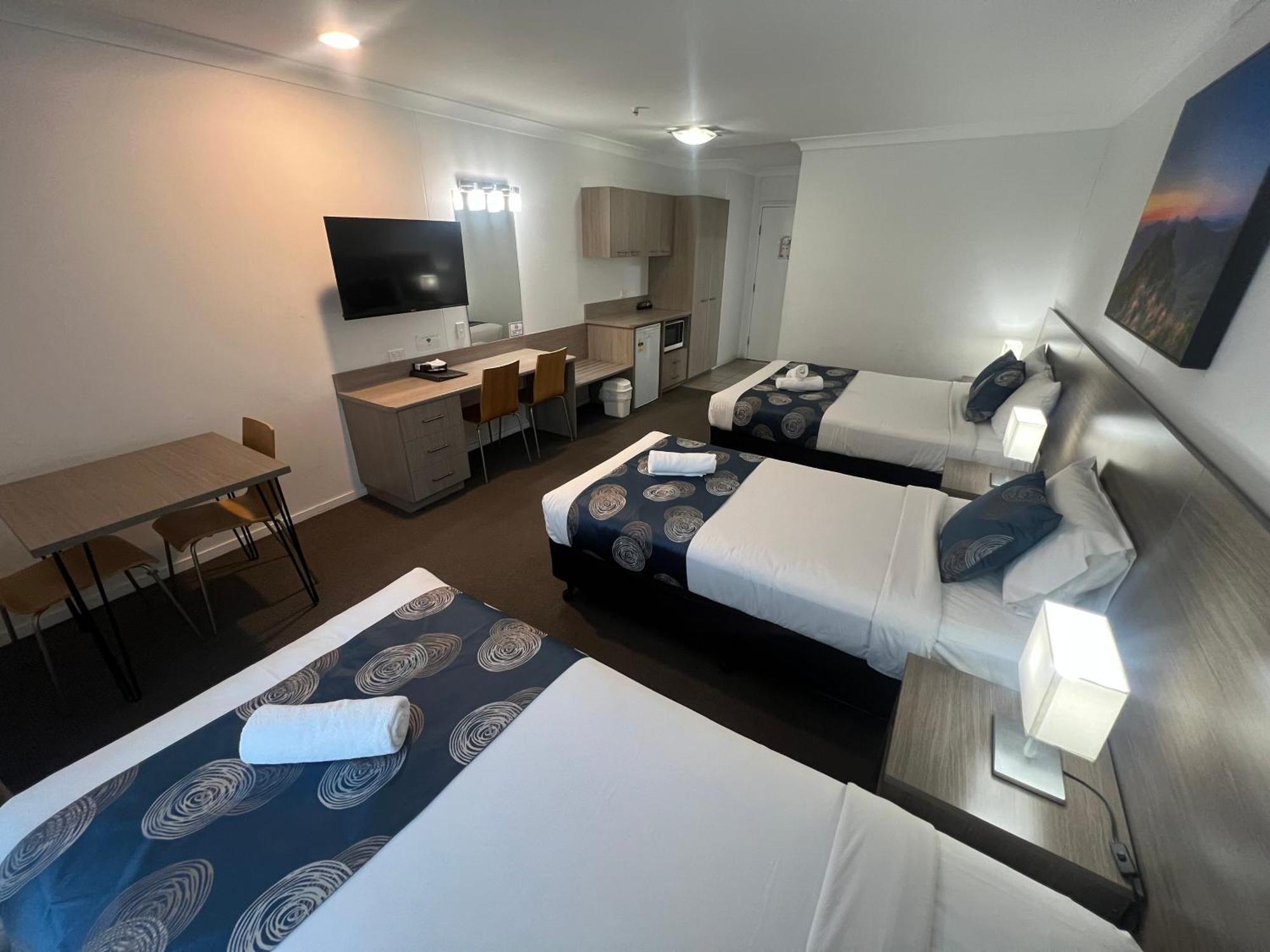 Adelong Motel Нарабри Екстериор снимка