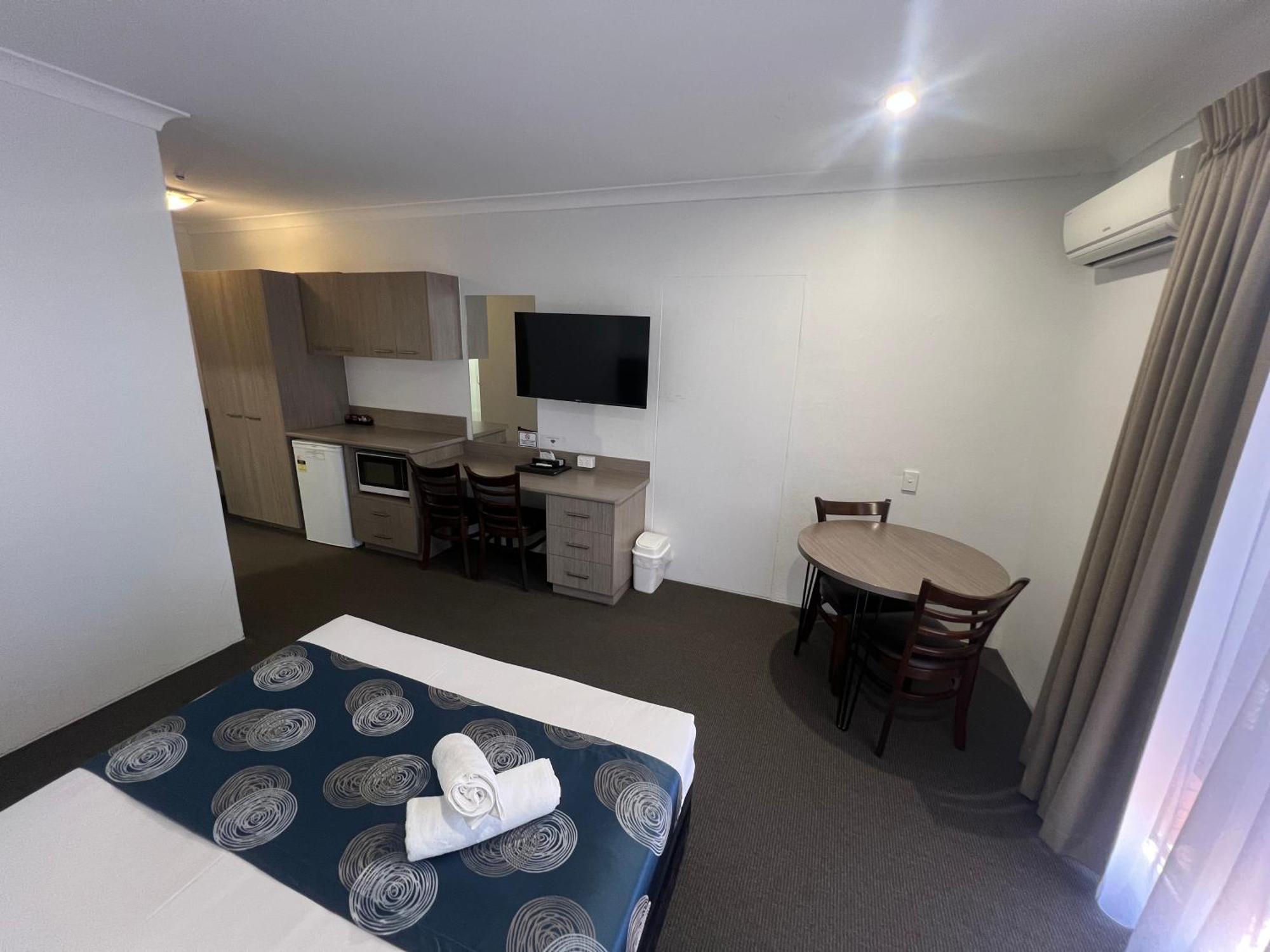 Adelong Motel Нарабри Екстериор снимка